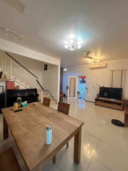 Rumah Teres 2.5 Tingkat untuk Disewa di Setia Utama (Setia Alam) - Heylen Kwang - Living Room - PropertyGuru.com.my