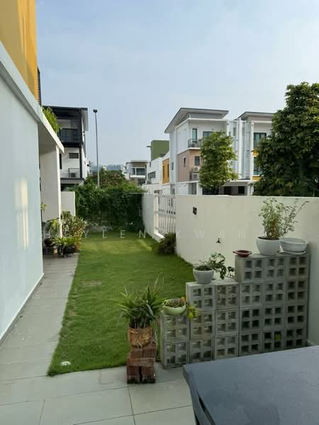 Rumah Teres 2.5 Tingkat untuk Disewa di Setia Utama (Setia Alam) - Heylen Kwang - Exterior - PropertyGuru.com.my