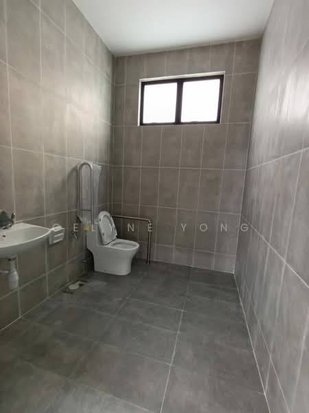 Factory for Rent in Eco Business Park 1 (Johor Bahru) - Gelyne Yong - Bathroom - PropertyGuru.com.my