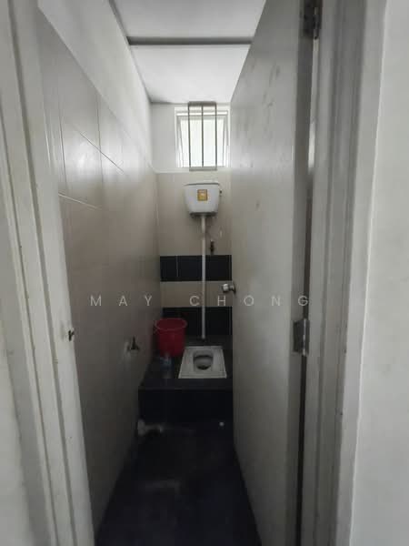 Shop / Office for Rent in Taman Damansara Aliff (Tampoi) - May Chong - Bathroom - PropertyGuru.com.my