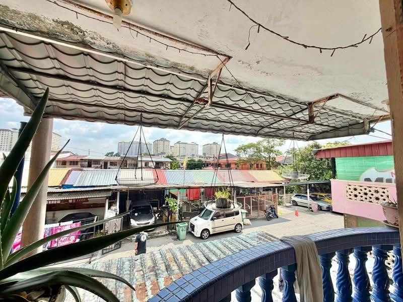 Rumah Teres 2 Tingkat untuk Dijual di Taman Medan (Petaling Jaya) - Azli Ibrahim - Exterior - PropertyGuru.com.my
