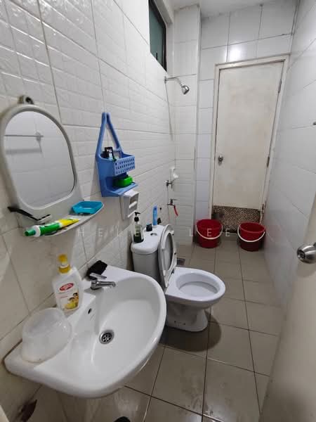 Rumah Teres 2 Tingkat untuk Dijual di Taman Damansara Aliff (Tampoi) - Helen Lee - Bathroom - PropertyGuru.com.my