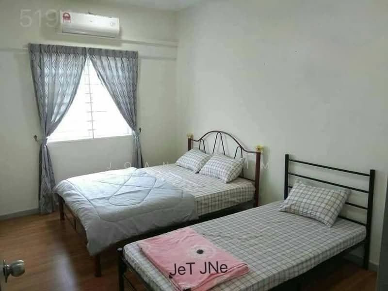 Kondominium untuk Disewa di Pelangi Heights 2 - Joanne Lim - Bedroom - PropertyGuru.com.my