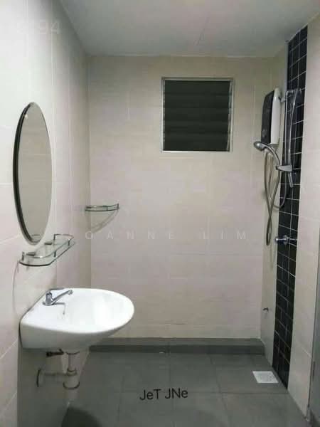Kondominium untuk Disewa di Pelangi Heights 2 - Joanne Lim - Bathroom - PropertyGuru.com.my