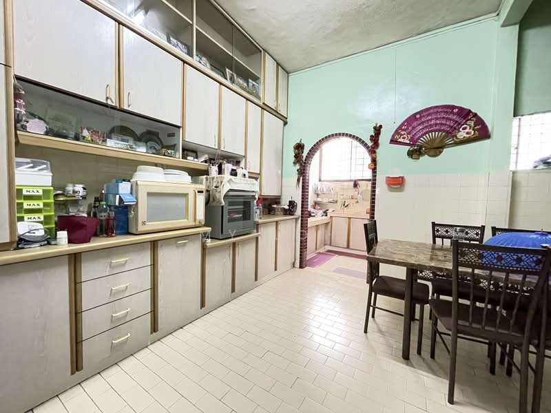 2-storey Terraced House for Sale in Taman Selayang Jaya (Selayang) - MY Loh - Kitchen - PropertyGuru.com.my
