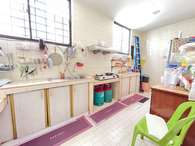 2-storey Terraced House for Sale in Taman Selayang Jaya (Selayang) - MY Loh - Kitchen - PropertyGuru.com.my