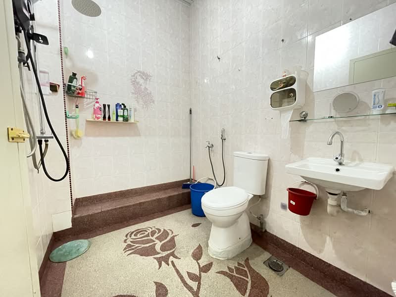 2-storey Terraced House for Sale in Taman Selayang Jaya (Selayang) - MY Loh - Bathroom - PropertyGuru.com.my