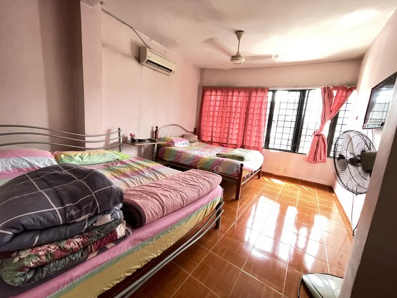 2-storey Terraced House for Sale in Taman Selayang Jaya (Selayang) - MY Loh - Bedroom - PropertyGuru.com.my