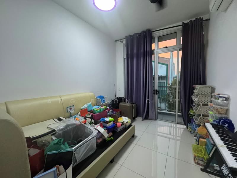 2-storey Terraced House for Sale in Taman Mount Austin (Tebrau) - Ang Boon Chai - Living Room - PropertyGuru.com.my