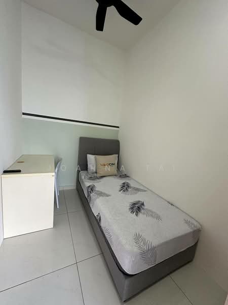 Condominium for Rent at Bay Laurel @ Country Garden Danga Bay - Joanna Tai - Bedroom - PropertyGuru.com.my