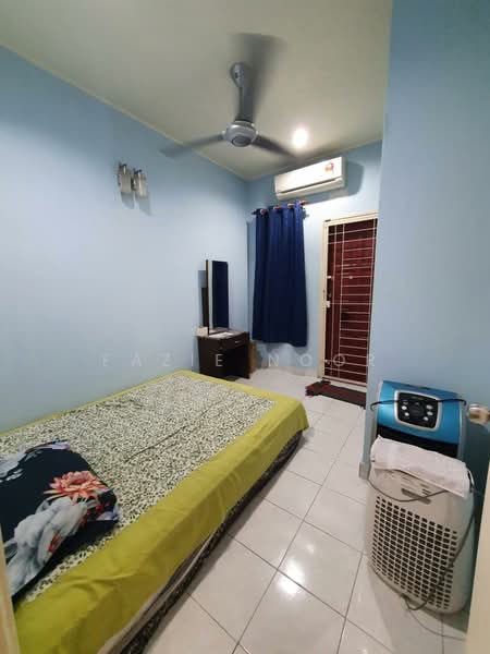 2-storey Terraced House for Sale in U16, Taman Bukit Subang (Shah Alam) - Fazie Noor - Bedroom - PropertyGuru.com.my