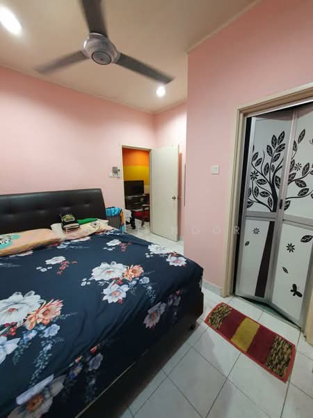 2-storey Terraced House for Sale in U16, Taman Bukit Subang (Shah Alam) - Fazie Noor - Bedroom - PropertyGuru.com.my