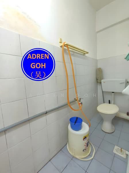 Pangsapuri untuk Dijual di Krystal Heights - Adren Goh - Bathroom - PropertyGuru.com.my