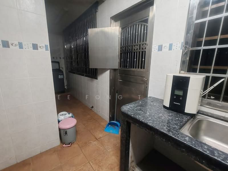 1-storey Terraced House for Sale in Taman Pelangi (Johor Bahru) - Ee Fong Toh - Kitchen - PropertyGuru.com.my