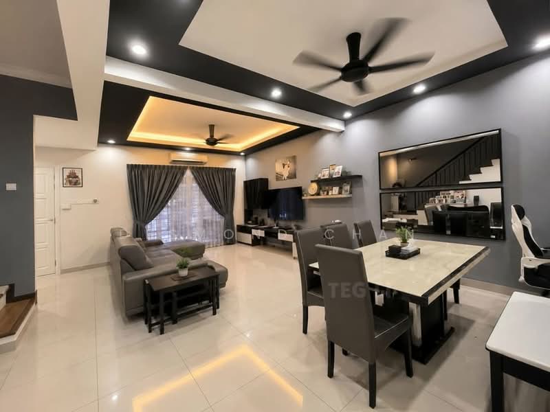 Rumah Teres 2 Tingkat untuk Dijual di Kemuning Utama (Shah Alam) - Desmond Chan - Living Room - PropertyGuru.com.my