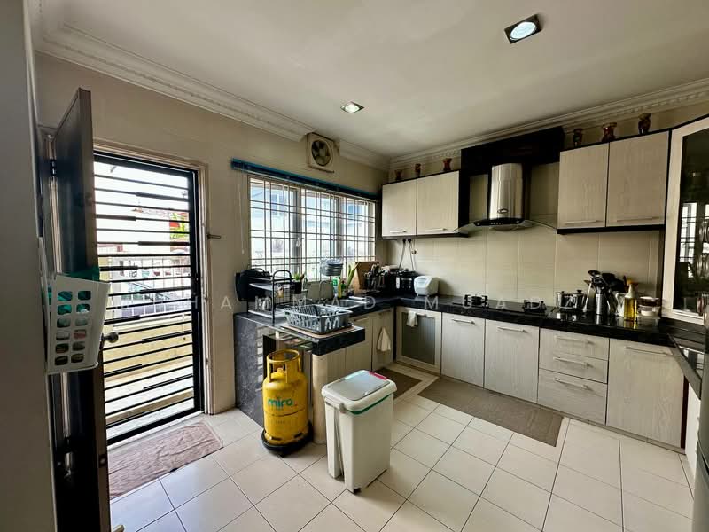 Rumah Teres 2 Tingkat untuk Dijual di Seri Kembangan (Selangor) - Muhammad Muadz - Kitchen - PropertyGuru.com.my