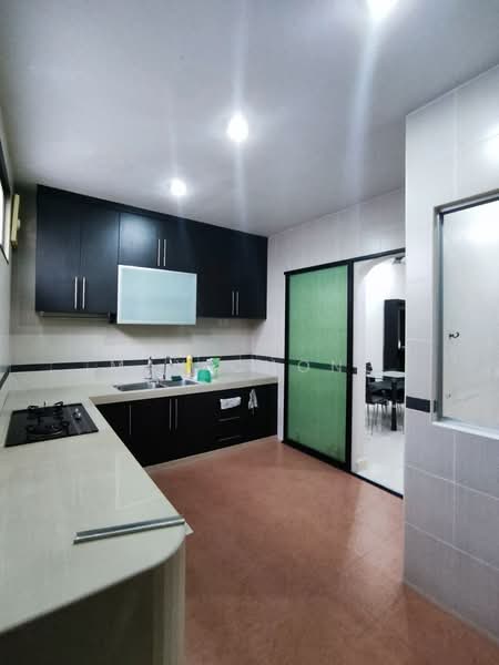 Rumah Teres 2 Tingkat untuk Disewa di Austin (Johor Bahru) - May Chong - Kitchen - PropertyGuru.com.my