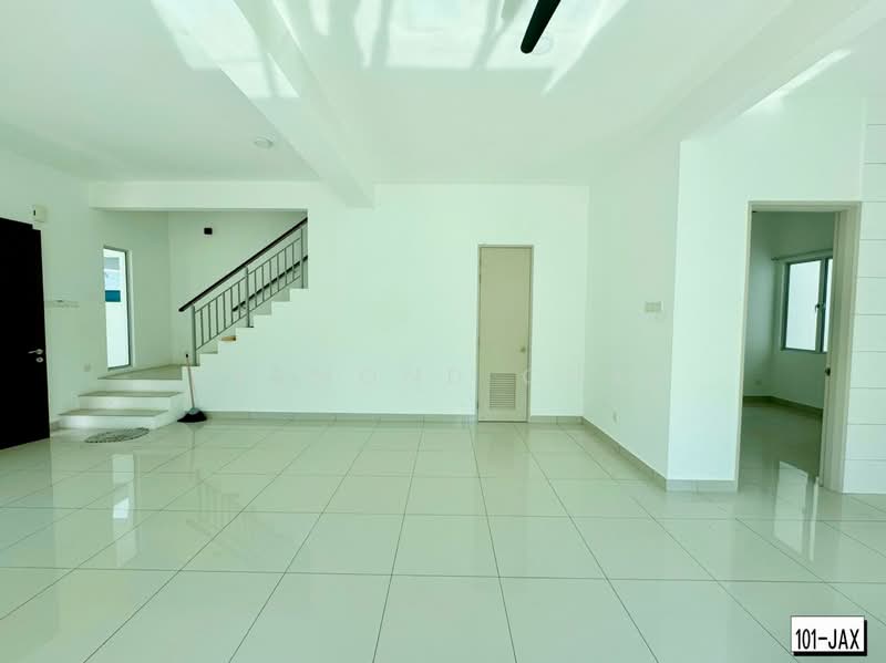Rumah Teres 3 Tingkat untuk Dijual di Ambang Botanic (Klang) - Desmond Chan - Living Room - PropertyGuru.com.my