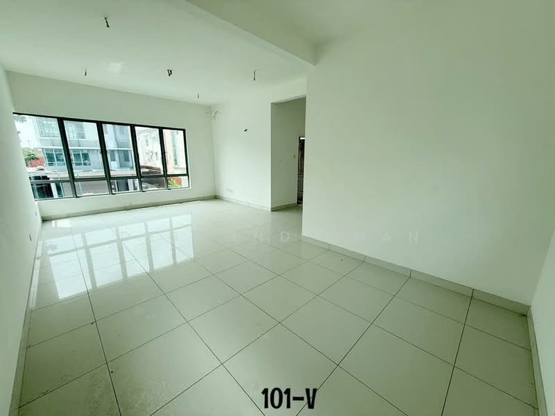 Link Bungalow for Sale in Ambang Botanic (Klang) - Desmond Chan - Living Room - PropertyGuru.com.my
