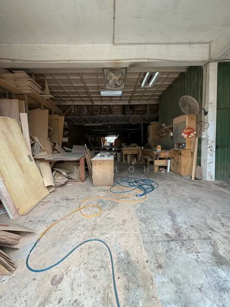 Terrace Factory for Sale in Rumah Murah Pkns Batu 17 (Rawang) - MY Loh - Interior - PropertyGuru.com.my
