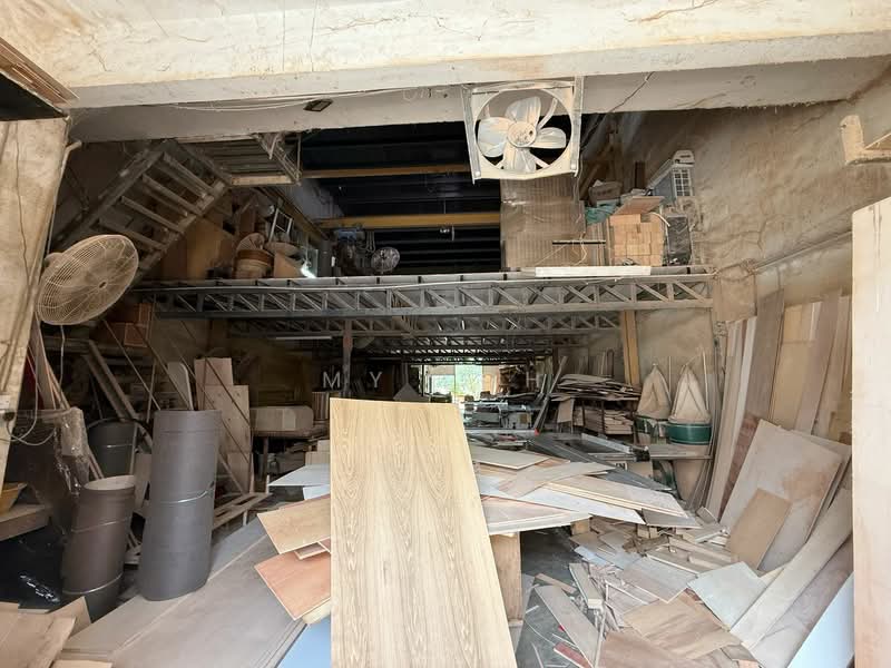 Terrace Factory for Sale in Rumah Murah Pkns Batu 17 (Rawang) - MY Loh - Interior - PropertyGuru.com.my