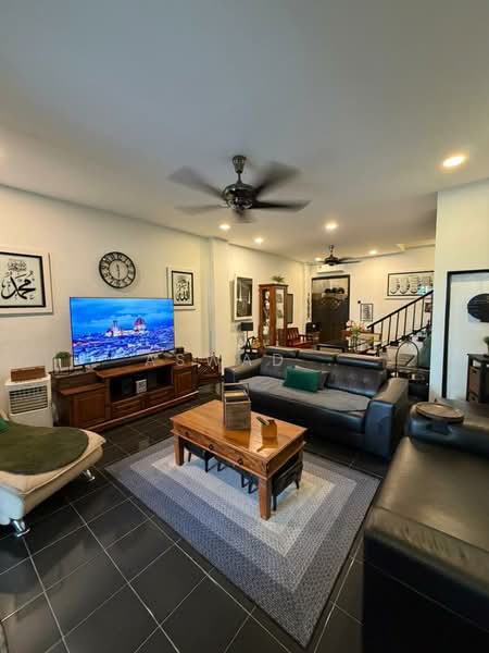2-storey Terraced House for Sale in Dhoby Ghaut (George Town) - Aswad . - Living Room - PropertyGuru.com.my