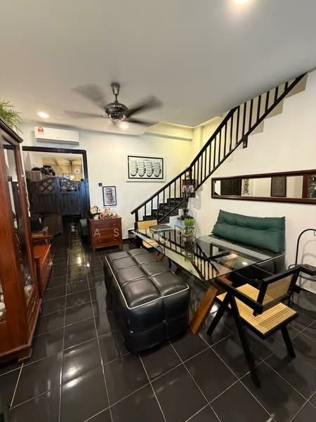 2-storey Terraced House for Sale in Dhoby Ghaut (George Town) - Aswad . - Living Room - PropertyGuru.com.my