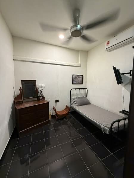 2-storey Terraced House for Sale in Dhoby Ghaut (George Town) - Aswad . - Bedroom - PropertyGuru.com.my