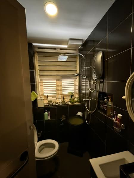 2-storey Terraced House for Sale in Dhoby Ghaut (George Town) - Aswad . - Bathroom - PropertyGuru.com.my