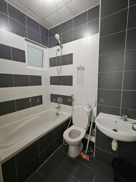 Condominium for Rent at I-Regency Condominium (Ideal Regency) - Kelvin Tan - Bathroom - PropertyGuru.com.my
