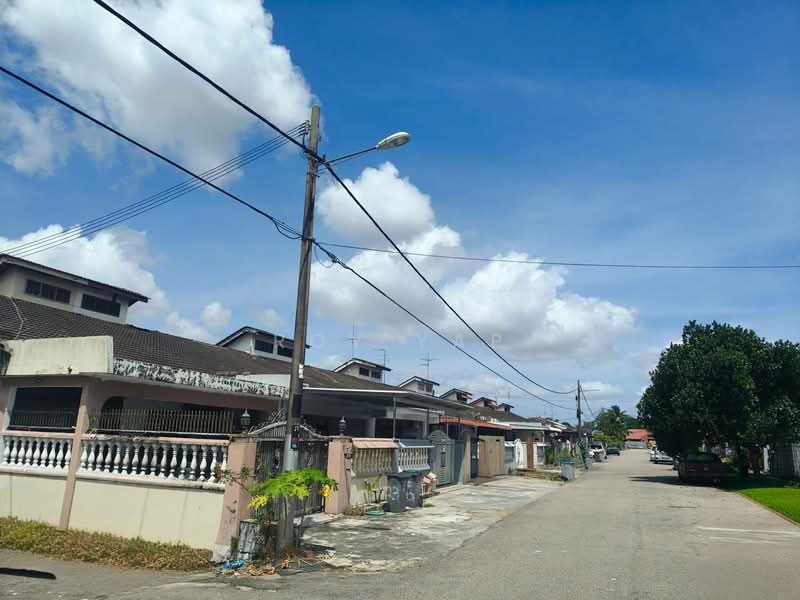 1-storey Terraced House for Sale in Taman Johor Jaya (Johor Bahru) - Roy Yap - Exterior - PropertyGuru.com.my