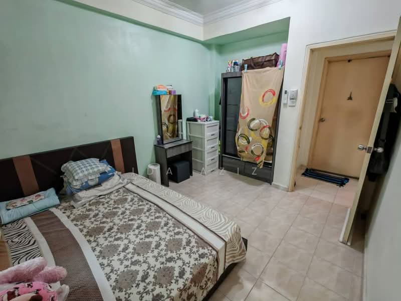 Pangsapuri untuk Dijual di Bayu Puteri 1 - Ida Aziz - Bedroom - PropertyGuru.com.my
