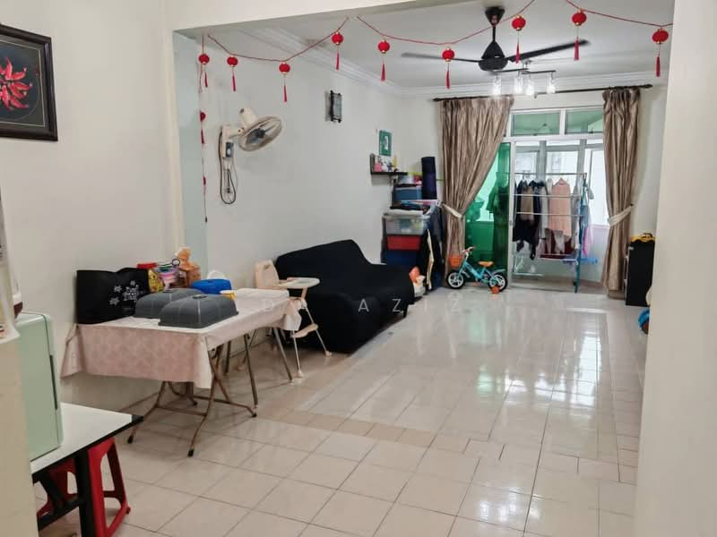 Pangsapuri untuk Dijual di Bayu Puteri 1 - Ida Aziz - Living Room - PropertyGuru.com.my