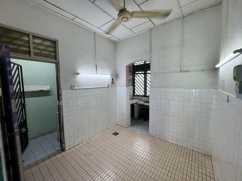 Rumah Teres 1 Tingkat untuk Dijual di Taman Daya (Johor Bahru) - Michelle Lim - Kitchen - PropertyGuru.com.my