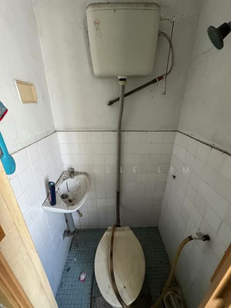 Rumah Teres 1 Tingkat untuk Dijual di Taman Daya (Johor Bahru) - Michelle Lim - Bathroom - PropertyGuru.com.my
