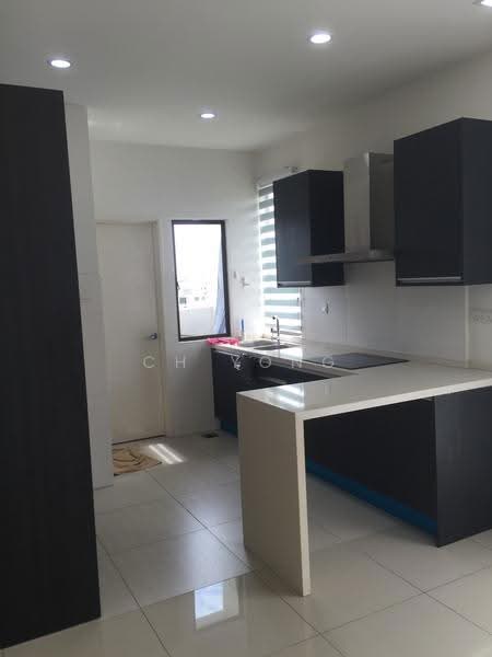 Townhouse for Sale in 16 Sierra (Puchong) - ch yong - Kitchen - PropertyGuru.com.my