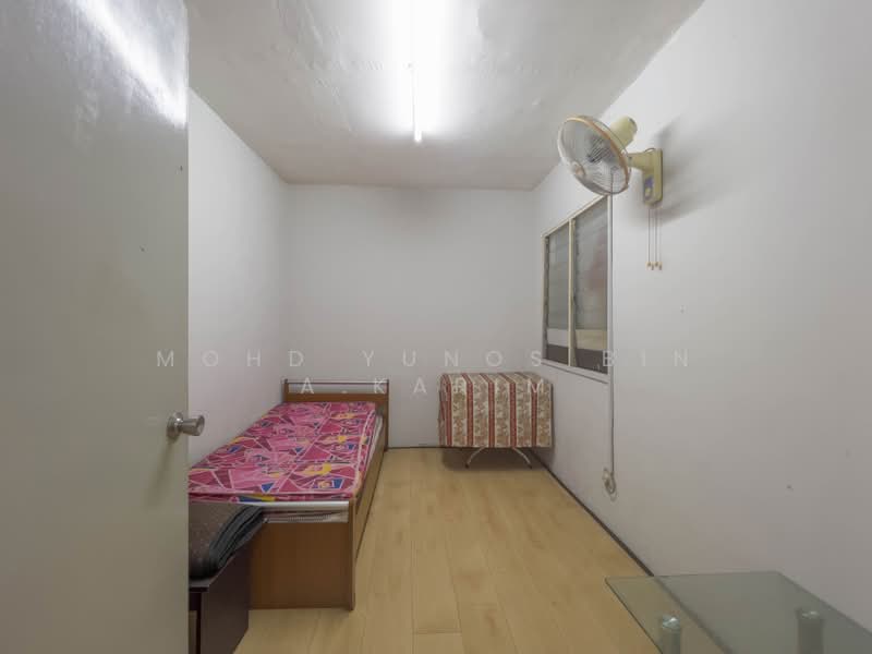 Pangsapuri untuk Dijual di Apartment Idaman - Mohd Yunos Bin A.Karim - Bedroom - PropertyGuru.com.my