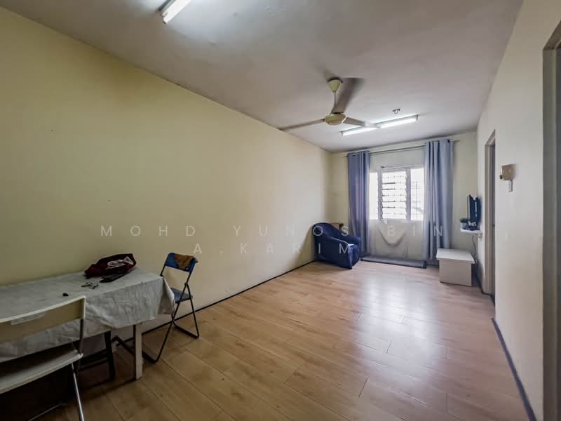 Pangsapuri untuk Dijual di Apartment Idaman - Mohd Yunos Bin A.Karim - Living Room - PropertyGuru.com.my