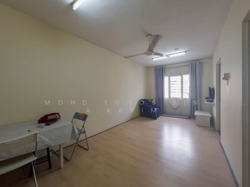 Pangsapuri untuk Dijual di Apartment Idaman - Mohd Yunos Bin A.Karim - Living Room - PropertyGuru.com.my