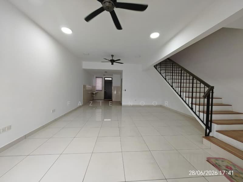2-storey Terraced House for Sale in Shah Alam (Selangor) - Fazie Noor - Living Room - PropertyGuru.com.my