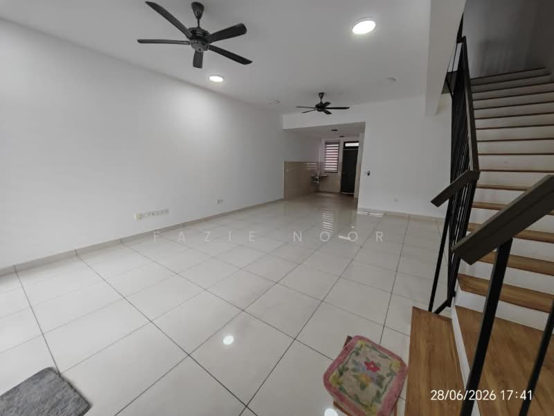 2-storey Terraced House for Sale in Shah Alam (Selangor) - Fazie Noor - Living Room - PropertyGuru.com.my