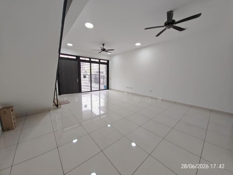 2-storey Terraced House for Sale in Shah Alam (Selangor) - Fazie Noor - Living Room - PropertyGuru.com.my