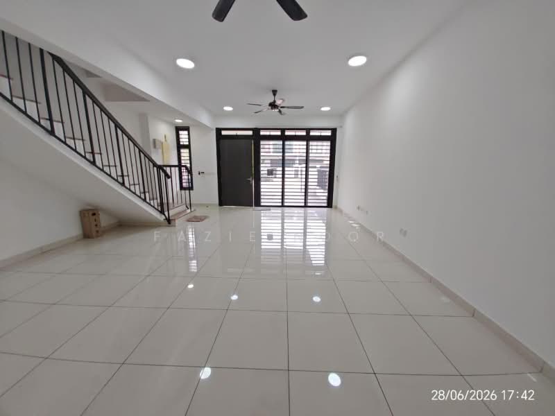 2-storey Terraced House for Sale in Shah Alam (Selangor) - Fazie Noor - Living Room - PropertyGuru.com.my
