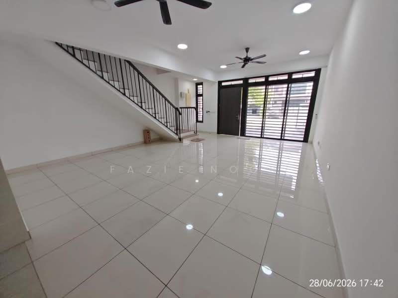 2-storey Terraced House for Sale in Shah Alam (Selangor) - Fazie Noor - Living Room - PropertyGuru.com.my
