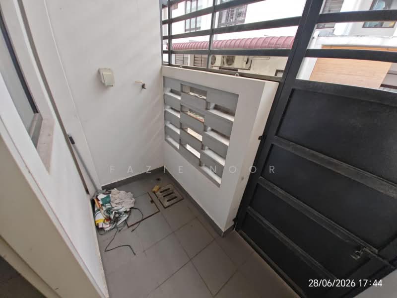 2-storey Terraced House for Sale in Shah Alam (Selangor) - Fazie Noor - Balcony - PropertyGuru.com.my