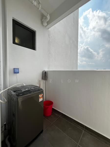 Servis Apartment untuk Disewa di Suria Garden - Hanz Low - Balcony - PropertyGuru.com.my