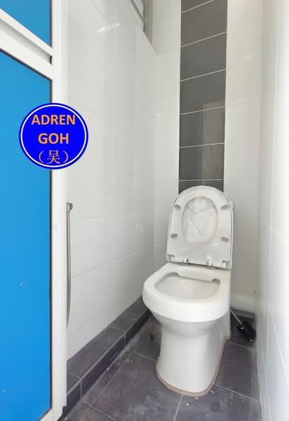Flat for Rent at Taman Batu Bukit - Adren Goh - Bathroom - PropertyGuru.com.my