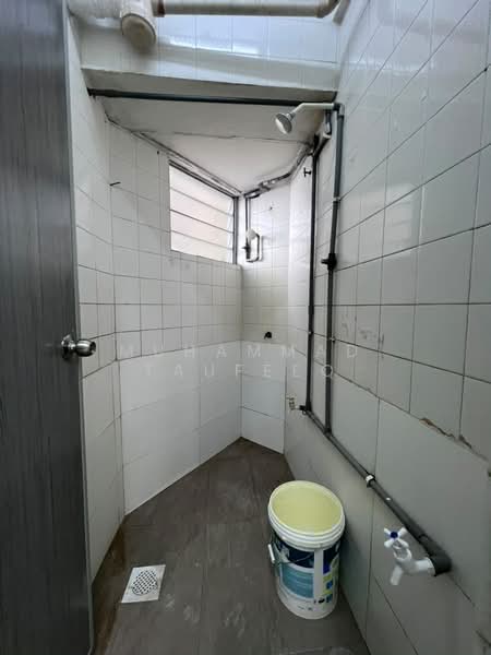 Flat for Rent at Taman Bunga Negara - Muhammad Taufeeq - Bathroom - PropertyGuru.com.my
