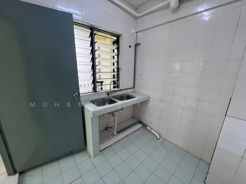 Flat for Rent at Taman Bunga Negara - Muhammad Taufeeq - Kitchen - PropertyGuru.com.my