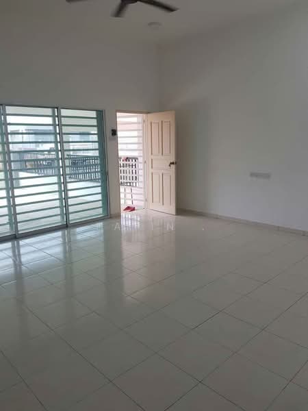 Terraced House for Sale in Gopeng Industrial Park (Gopeng) - Fatin . - Living Room - PropertyGuru.com.my
